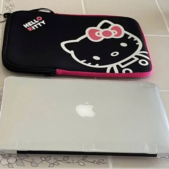 Bundle Apple MacBook Air 11.6 With Hello Kitty Sleeve, Transparent Case